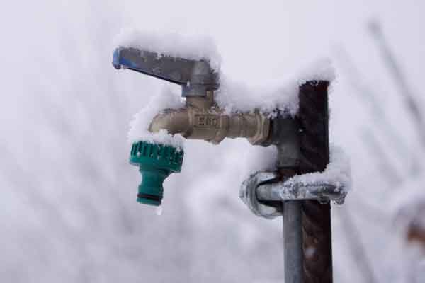 Зимний водопровод монтаж в Москве и Московской области